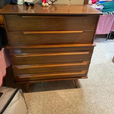 Sale Photo Thumbnail #329