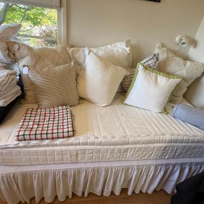 Sale Photo Thumbnail #159