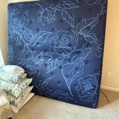 King mattress only 6 mo old 