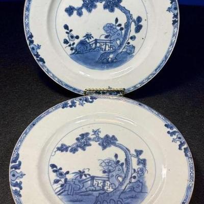 Pair of antique chinese blue and white porcelain plates