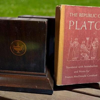 Antique mahogany inlay bookends in the hepplewhite style