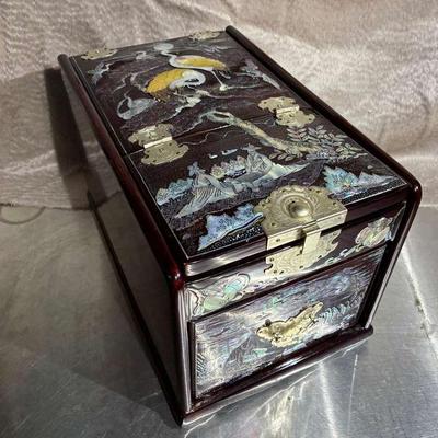 Mother of pearl inlaid wooden jewelry box or najeonchilgi