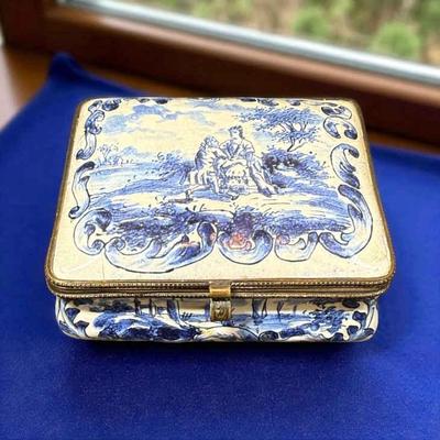 Meissen augustus rex" ceramic lidded box