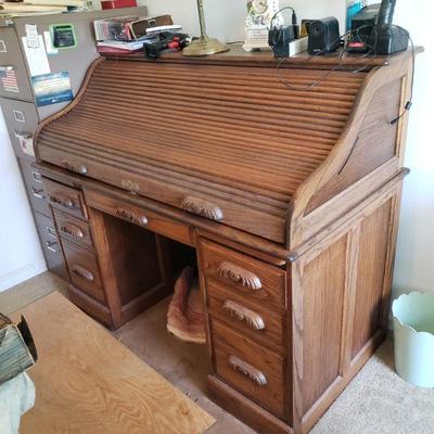 Sale Photo Thumbnail #4: Oak desk