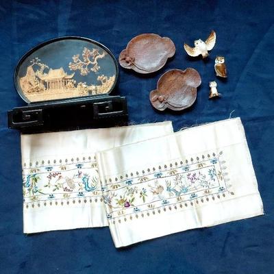 Asian straw art and mini figurine collectible lot