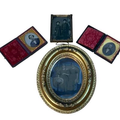 Small daguerreotype framed antique portraits