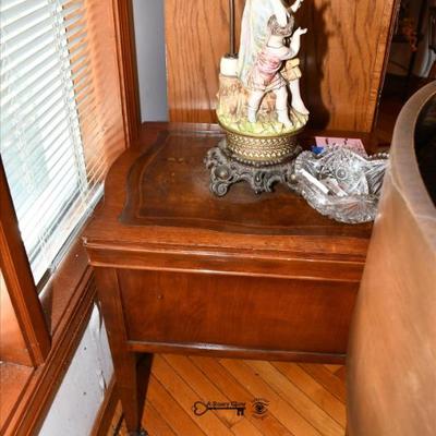 0098 piano room