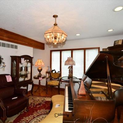 0027 piano room