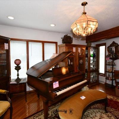 0028 piano room