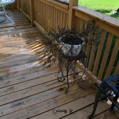 1042 deck