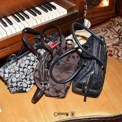 0054 piano room