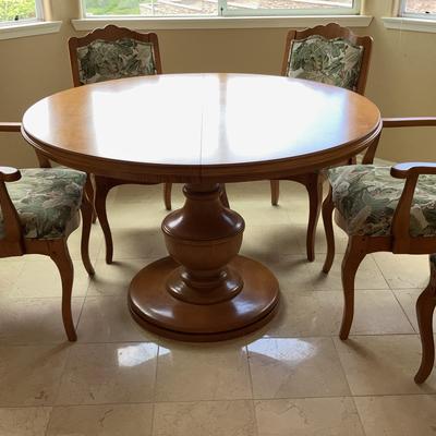 Bau Furniture Dining Table & 5 Chairs