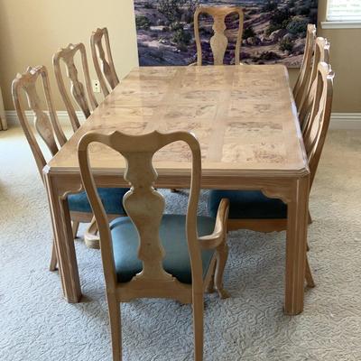 Drexel Heritage Furnishings Dining Room Table with 8 Chairs