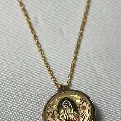 10/20 14K Gold Filled Locket + 10 & 12K Leaves On 20” GF Chain 