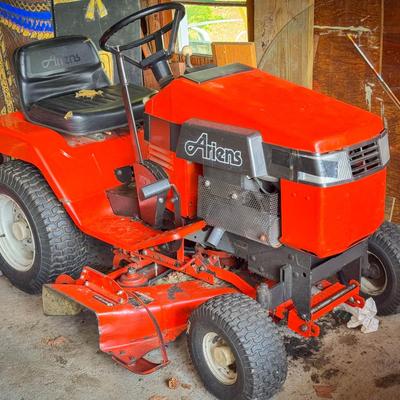 Ariens Model 934001 Riding Lawn Tractor