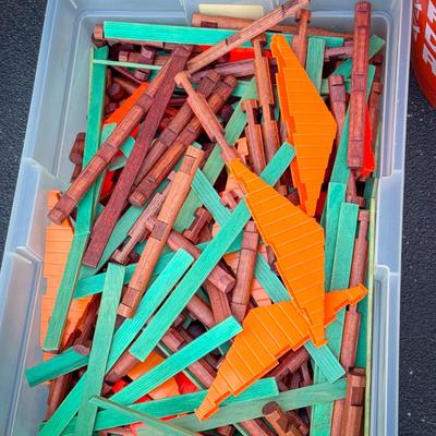 Box of Linkin Logs
