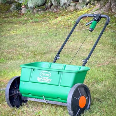 Scotts Turf Builder Classic Drop Spreader