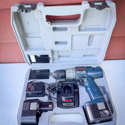 Ryobi 12.0v Electric Drill Set