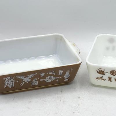(2) Vintage “Early American” Pyrex 1962-1971