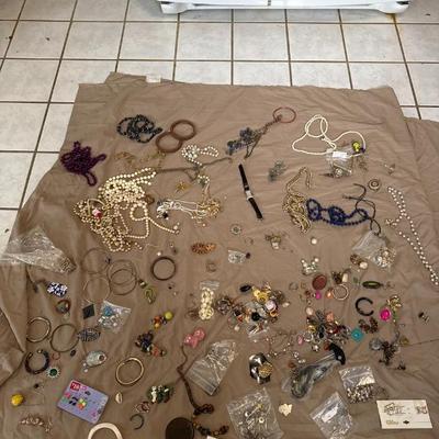 Sale Photo Thumbnail #482