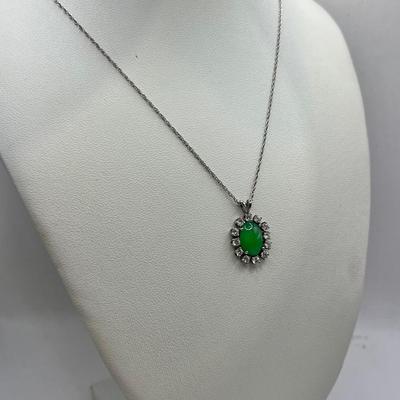 14k & Jade Pendant Necklace 