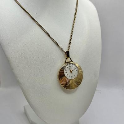 SLAVA USSR Soviet Women's Mechanical Necklace Pendant Watch