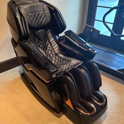 MASSAGE CHAIR like new