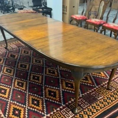 Large table with 2 leafs