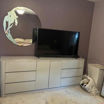 Sale Photo Thumbnail #41: bedroom set, mattress not included