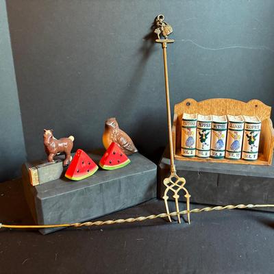 Decorative Spice Containers & Other Miniatures