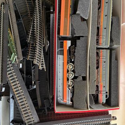 Rivarossi Milwaukee RR Model Train & Parts