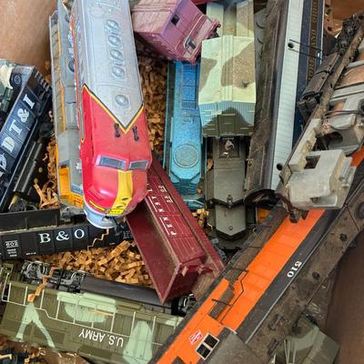 Model Train Cars, Track & Controllers