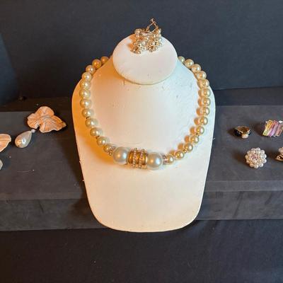 Gawdy Clip-on Earrings & Rings