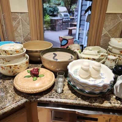 Serving dishes 