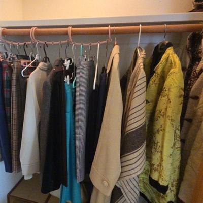 Fr196 mystery lot 5 women's clothing and shoes