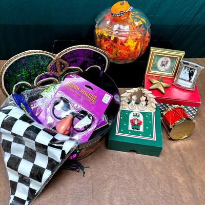 Halloween & Christmas Decorations 