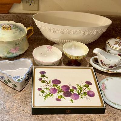 Lovely Kitchen Item Lot Feat. Lenox & Wedgwood