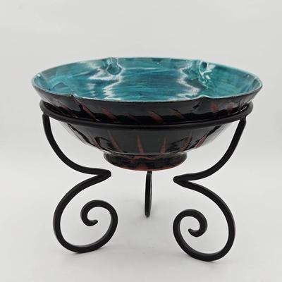 Stunning Pottery Bowl with Meal Holder