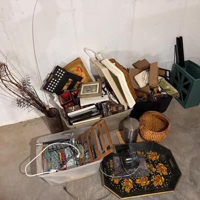 Mystery Lot Of Household Goods Feat - Apple