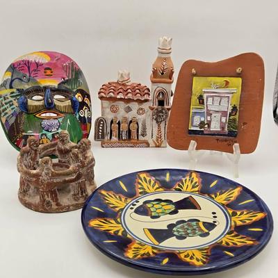 (5) International Pottery Pieces