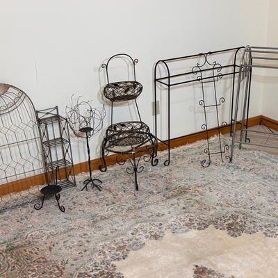 Lots Of Metal! Feat - Wire Racks