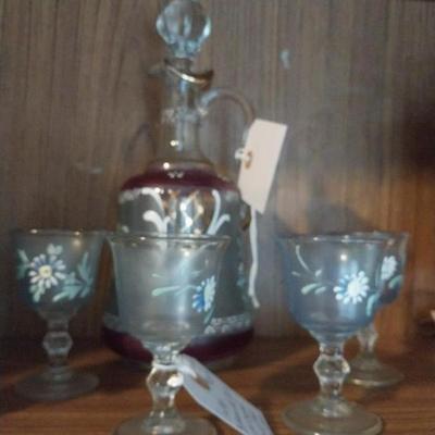 Vintage Wine Decanter with Glasses