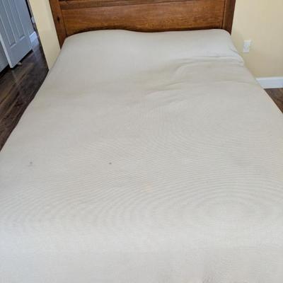 MACY'S PREMIUM MATTRESS AND BOX: HEADBOARD PART OF 5 PC SET