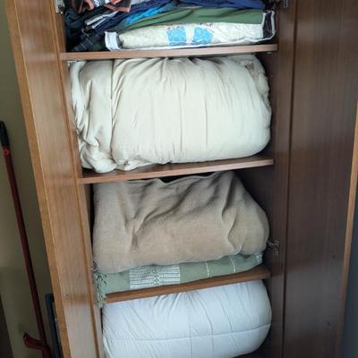 MISC LINENS AND BLANKETS