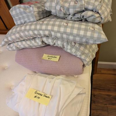 HELLO KITTY Q SET
+ BLANKET