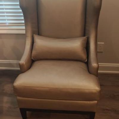Sale Photo Thumbnail #27: Bernhardt Furniture Leather Easy Chair (not a recliner)