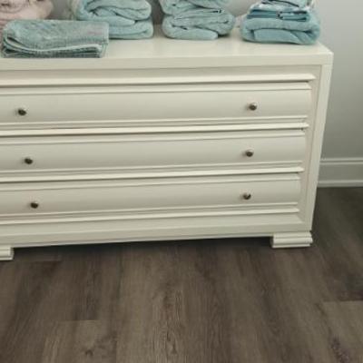 Sale Photo Thumbnail #21: Bernhardt Furniture Chest of Drawers