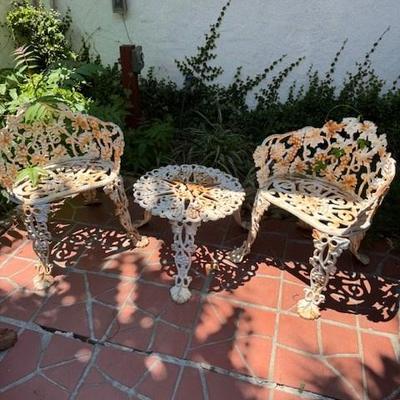 Metal Leaf Motif Outdoor Patio Furniture Set