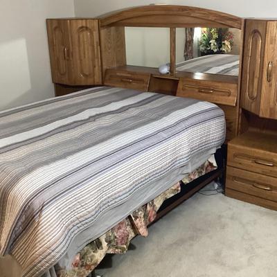 Queen Bed With Oak Headboard & Storage 