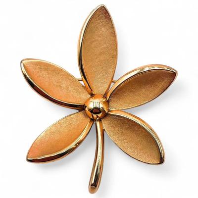 Sale Photo Thumbnail #54: Crown Trifari Gold Tone 5-Petal Flower Brooch